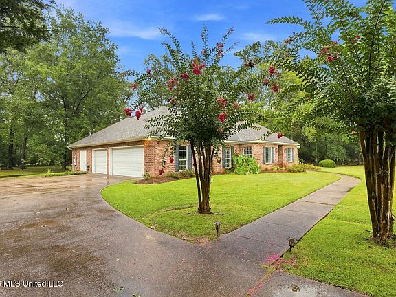 5th image of 109 Ingleside Rd