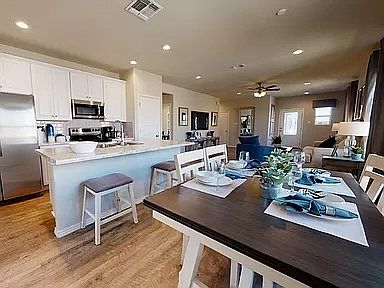 5th image of 3514 N Hariet Dr