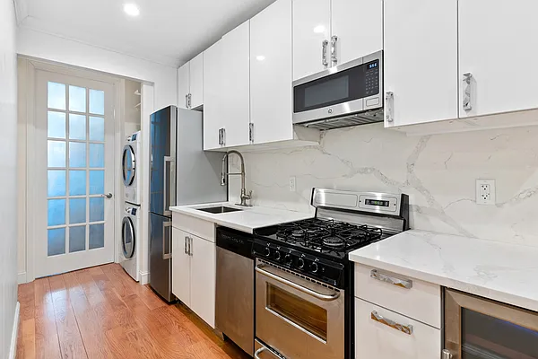 Rented by Compass | media 12