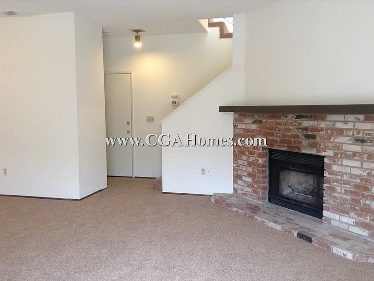 6219 Oak Valley Ln — Photo 4