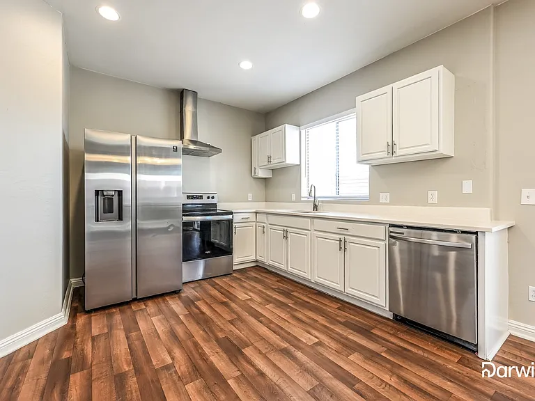 3044 W Los Gatos Dr — Photo 2