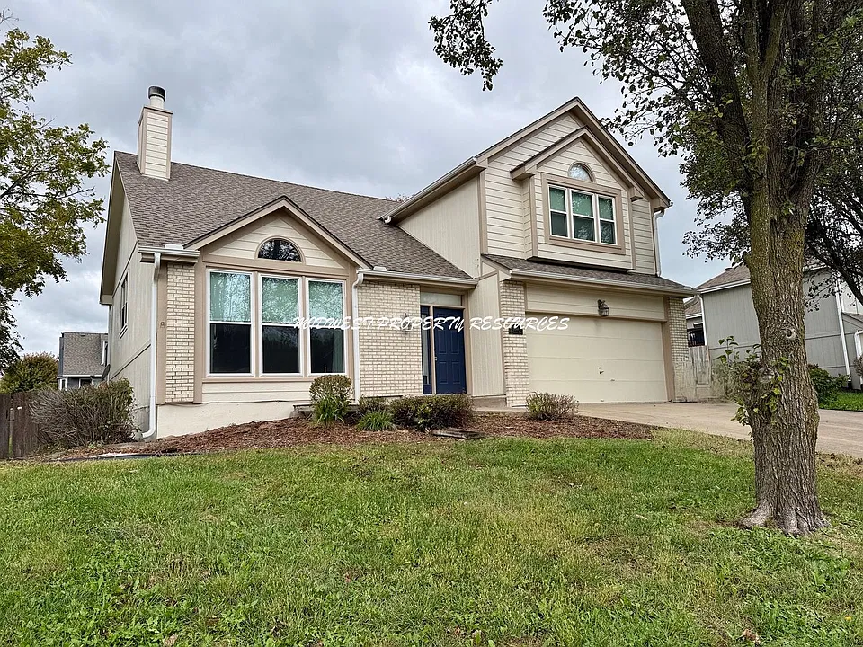 800 NE Colleen Dr