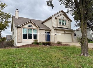 800 NE Colleen Dr, Lees Summit, MO 64086