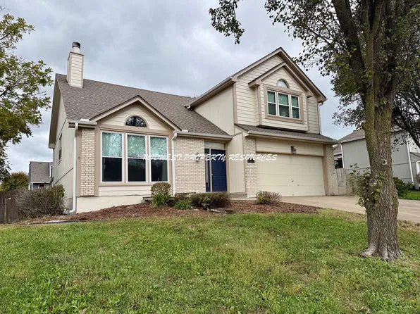 800 NE Colleen Dr, Lees Summit, MO 64086