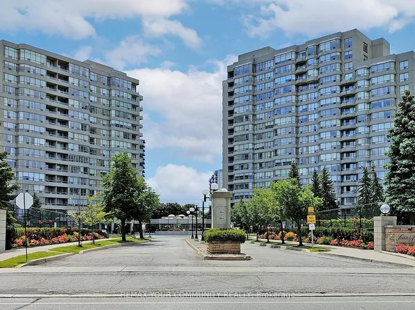 7 Townsgate Dr #514, Vaughan, ON L4J 7Z9
