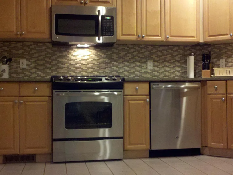 121 3rd Ave — Photo 6