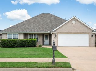 6107 39th St, Rogers, AR 72758
