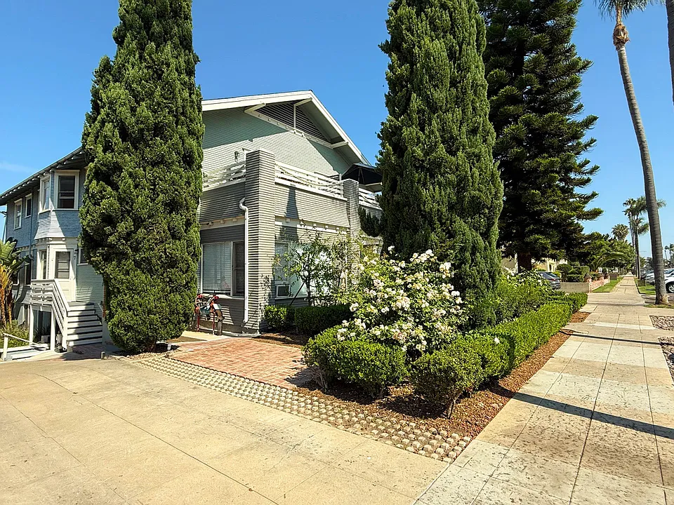 4242 Campus Ave