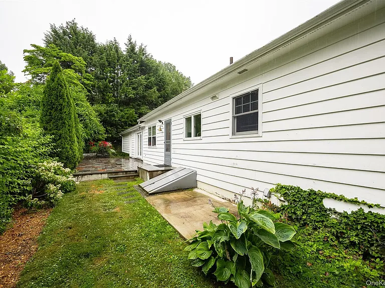 46 Barnard Ave — Photo 35
