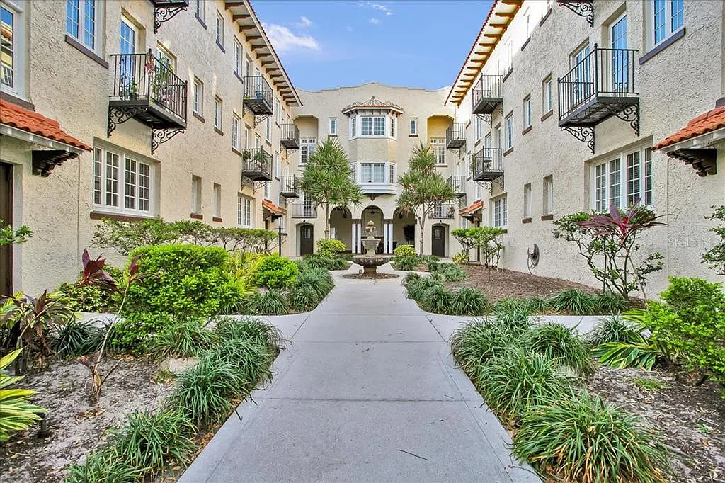 1 bed, 1.0 bath, 528 sqft, $1,750 — Photo 1