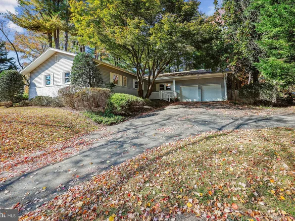 9005 Marseille Dr, Potomac, MD 20854