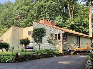 132 Fox Hill Rd, Pomfret Center, CT 06259