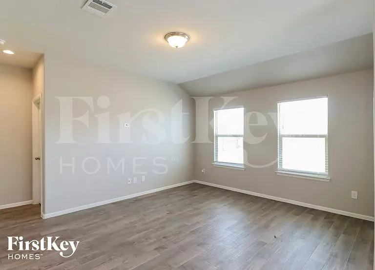 4624 Corktree Ln — Photo 3