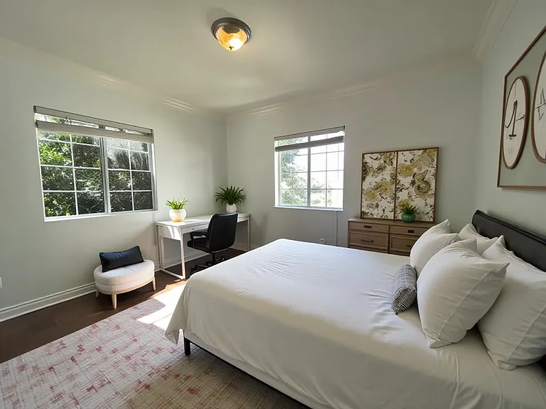 3439 S Catalina St - USC student housing — Photo 6