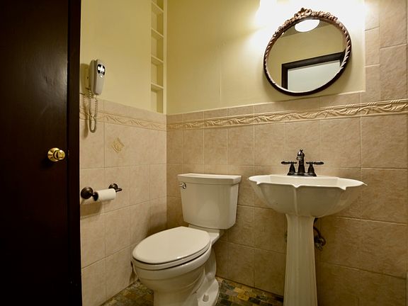 5th image of 546 51st Ave #2R
