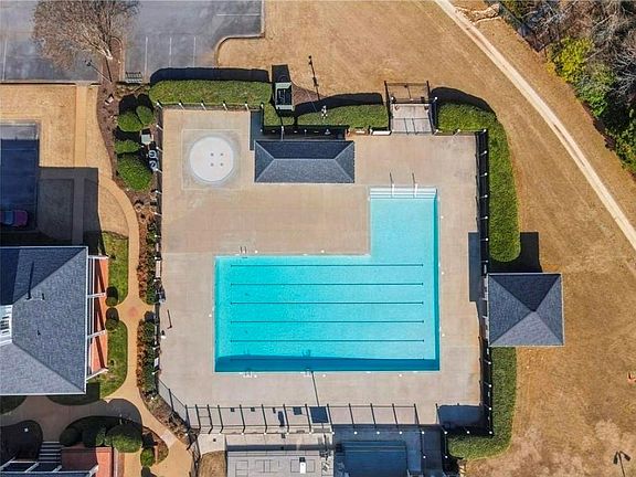 4th image of 468 Waterford Dr