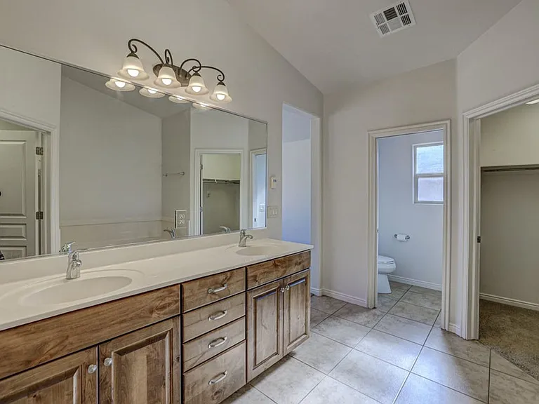 259 S 300 W — Photo 29