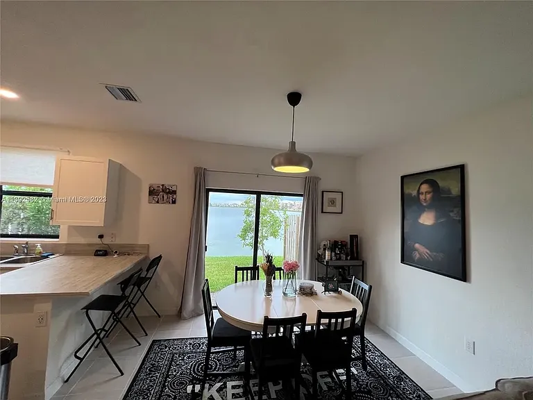 20610 NE 5th Pl — Photo 21