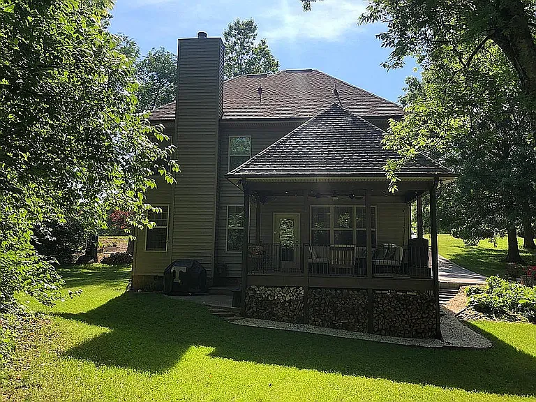 1320 Whitower Dr — Photo 23