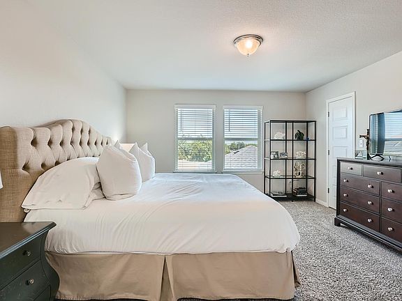5th image of 2616 Pecan Island Dr
