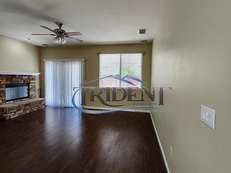 1715 Shoreline Dr — Photo 9