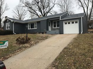 373 S Sycamore Ter, Canton, IL 61520