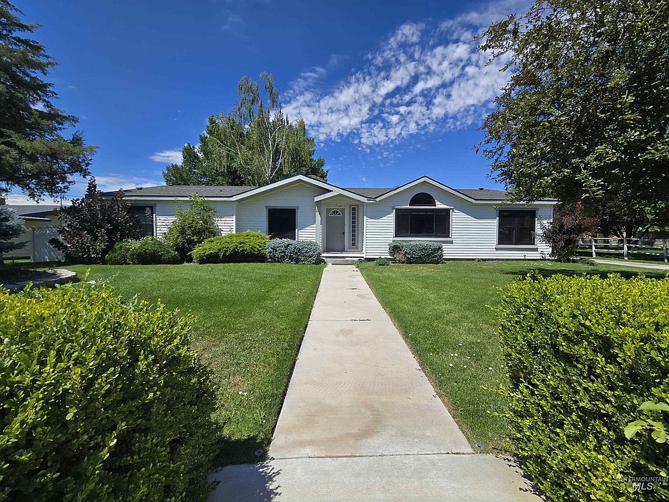 1st image of 2134 Maple Ct