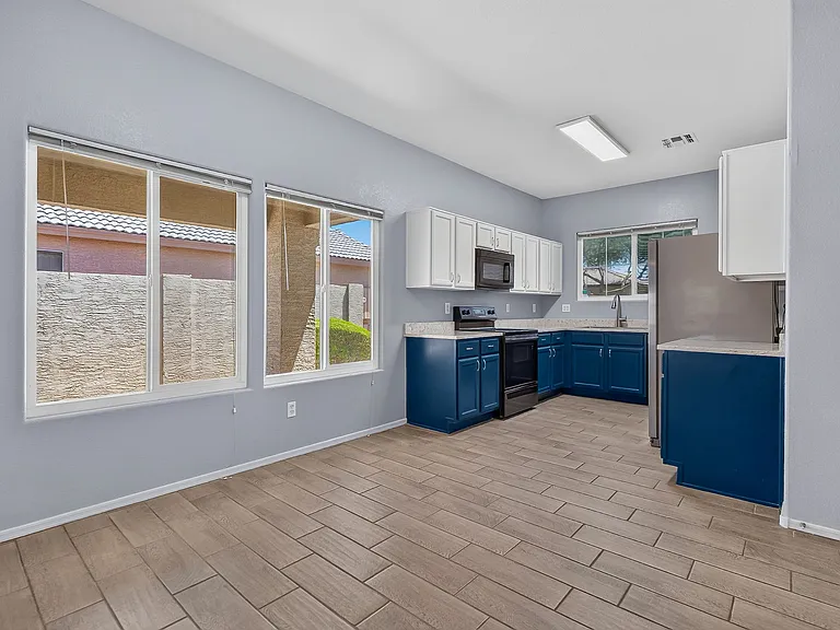 15542 N 136th Ln — Photo 23