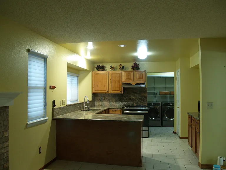 2419 S Gray Dr — Photo 61