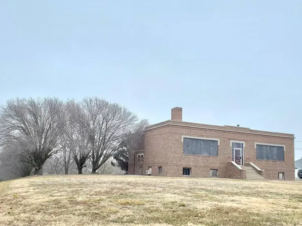 1105 Kansas St, Concordia, KS 66901