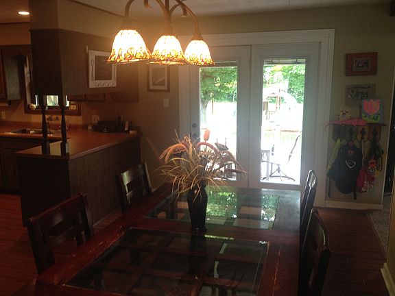 3rd image of 824 Parkway Dr
