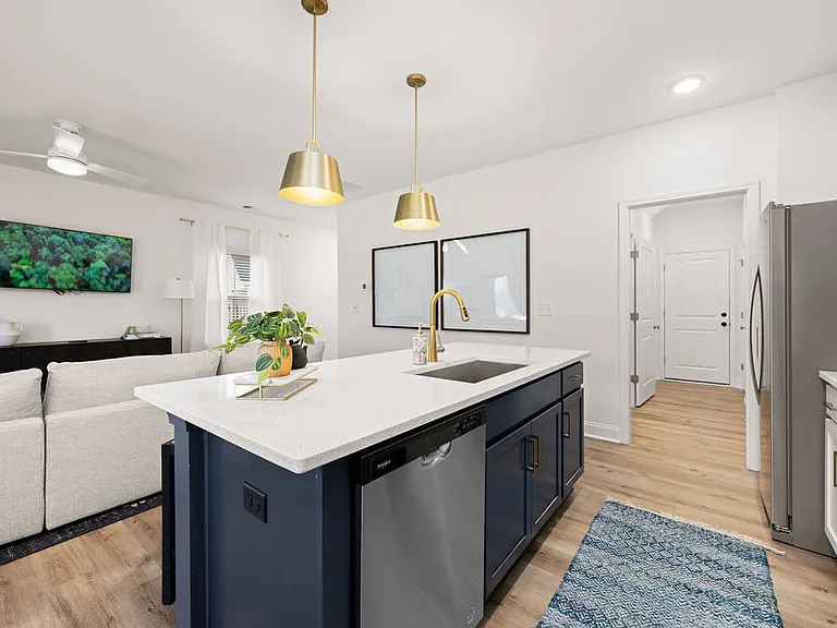 Oak Lake Townhomes — Photo 3