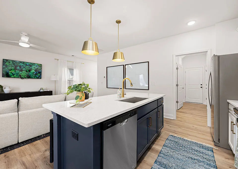 Oak Lake Townhomes apartments community photo