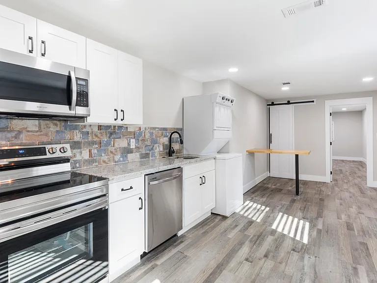 705 Powell Dr #A — Photo 23