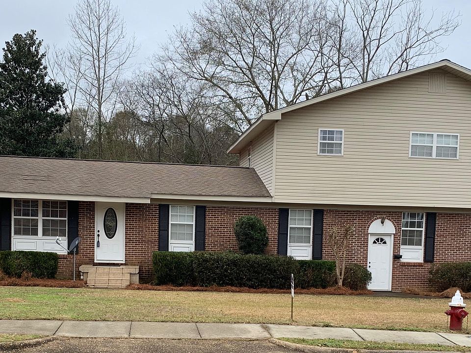1st image of 1800 Woodland Dr