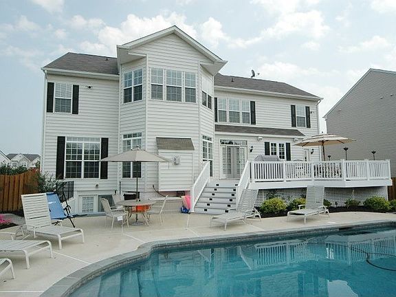 4th image of 5740 Caribbean Ct