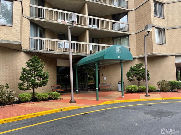 2nd image of 30 S Adelaide Ave APT 4B