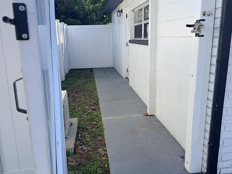 4005 N Glen Ave #1 — Photo 4