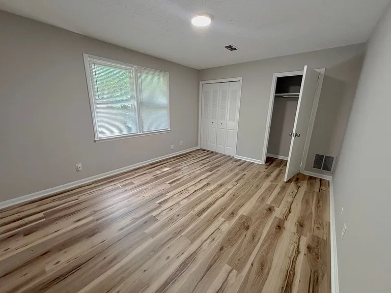 243 Iris Ln — Photo 12