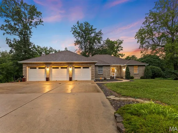 701 Hollyhock Ln, Farmington, MO 63640