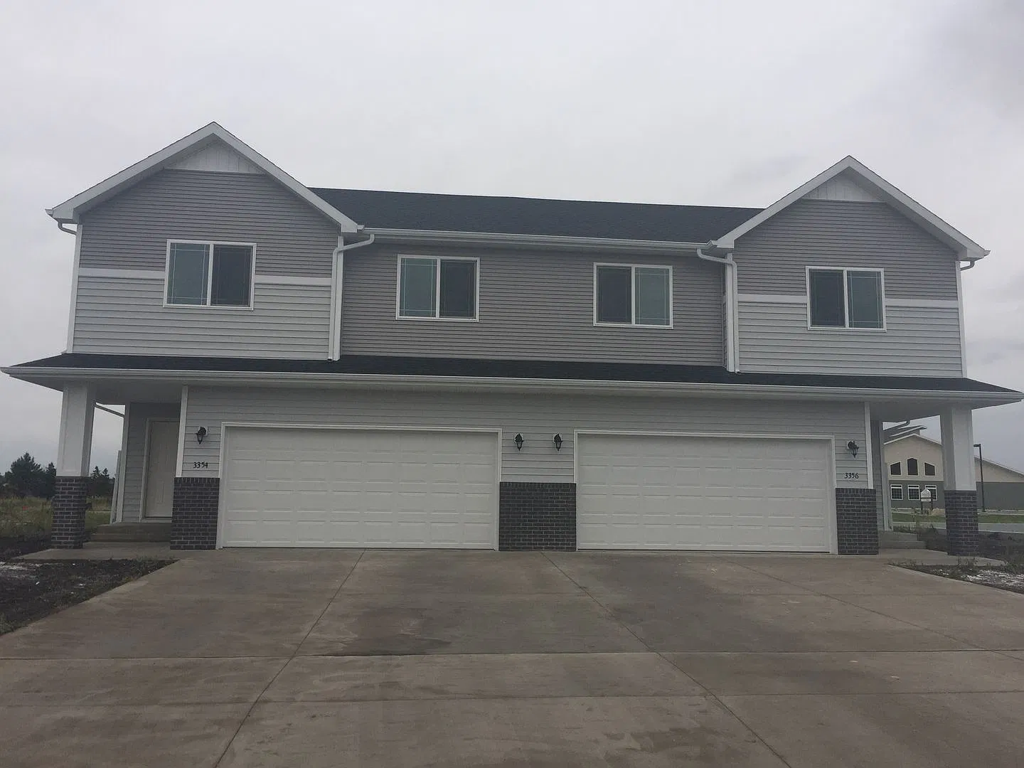 3 Bed 3 Bath Twin Home — Photo 2