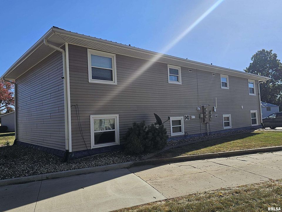 2nd image of 925 1st St
