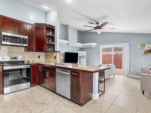 5th image of 11113 Sacco Drive
