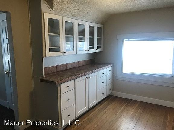 3rd image of 820 1/2 S Lincoln Pl