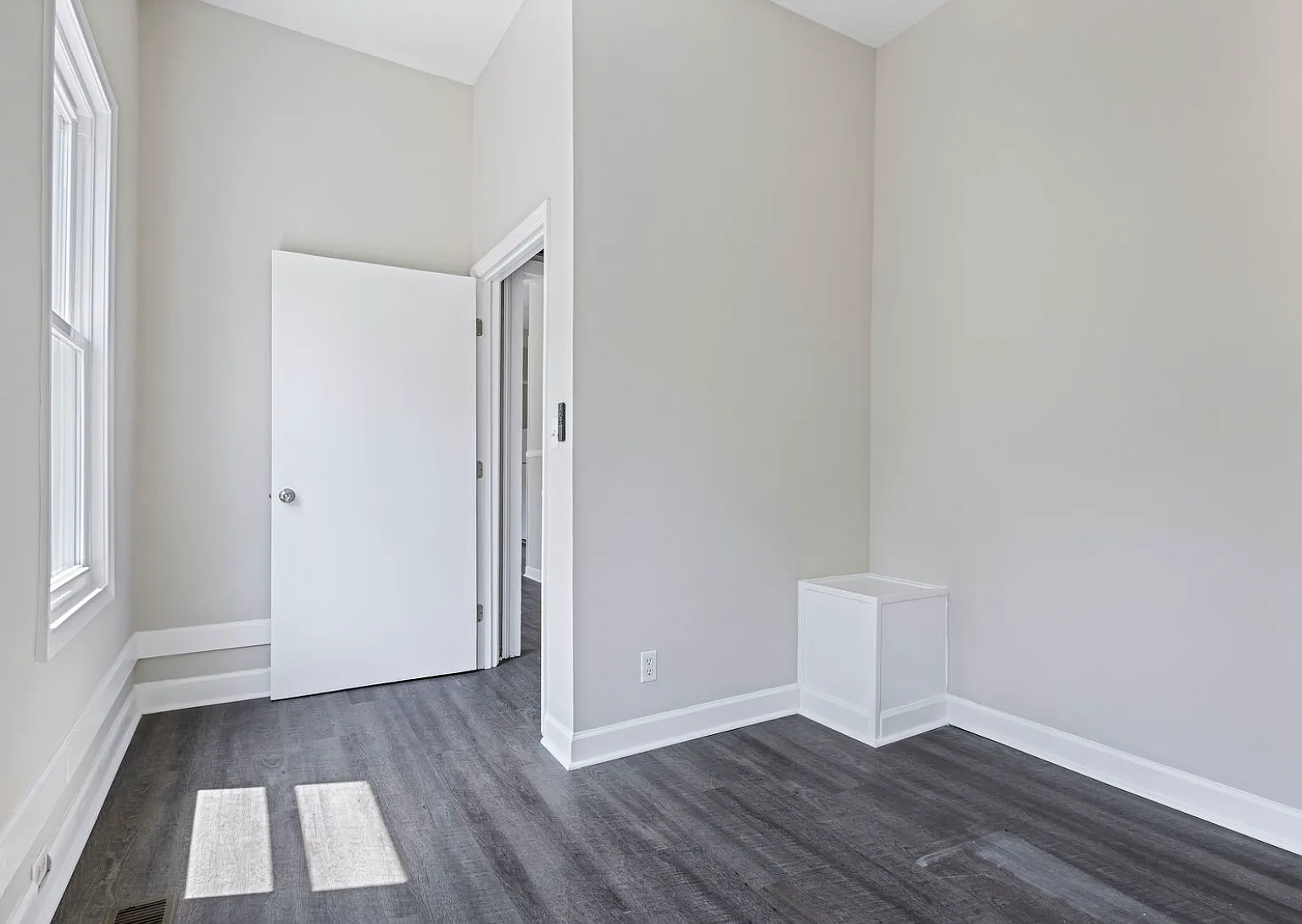 2 bed, 819 sqft, $1,300 — Photo 3