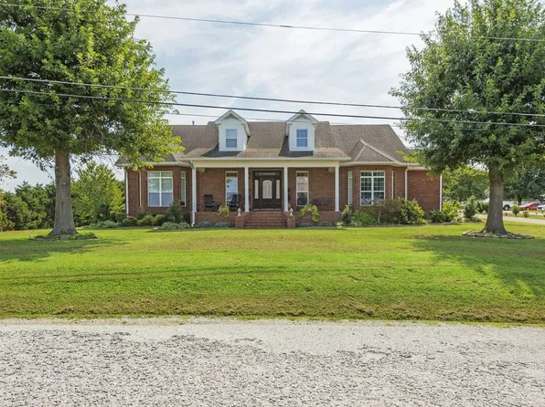8 Fox Run Ln, Carthage, TN 37030