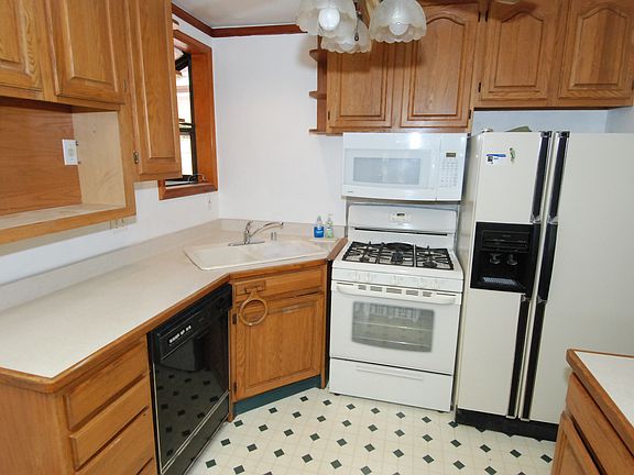 2nd image of 151 Juanita Ave