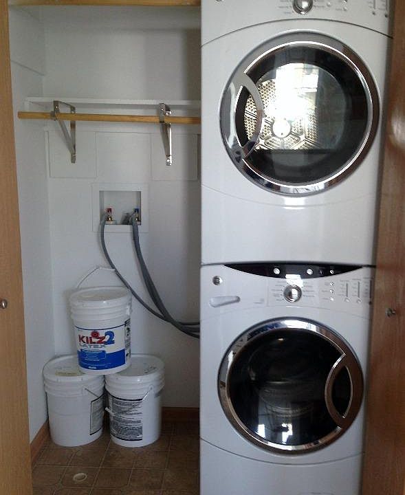 High Efficiency Washer/dryer (in unit)