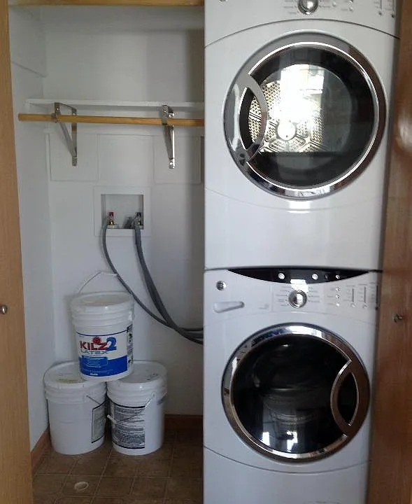 High Efficiency Washer/dryer (in unit)