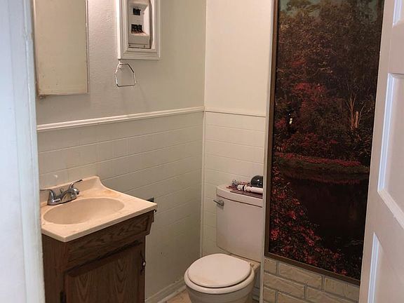 5th image of 116 N Goldsmith St